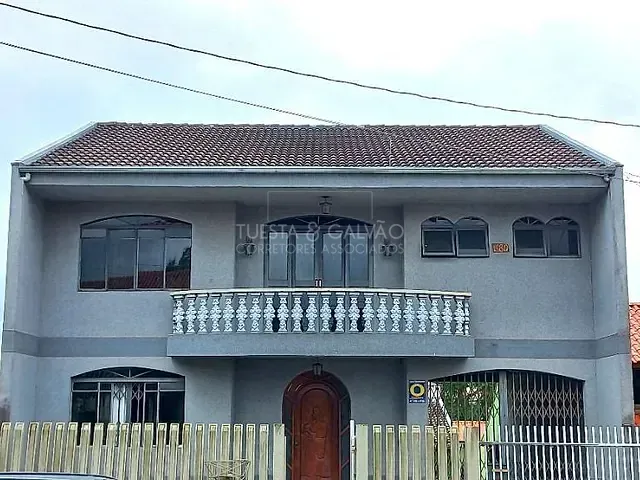 Sobrado com 219m² 4 quartos e 2 banheiros, à venda, no bairro Fazendinha em Curitiba