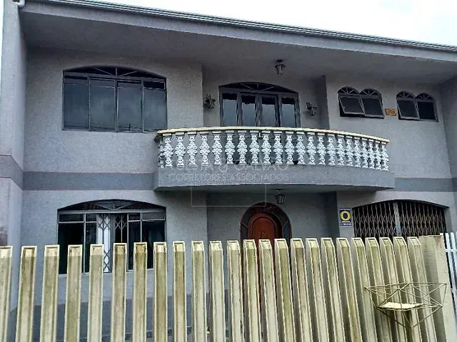 Sobrado com 219m² 4 quartos e 2 banheiros, à venda, no bairro Fazendinha em Curitiba
