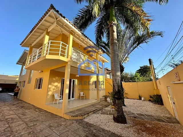 Sobrado com 480m² 4 quartos e 5 banheiros, à venda, no bairro Jardim Primavera em Caraguatatuba