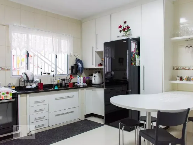 Sobrado 3 quartos e 4 banheiros, à venda, no bairro Vila Guiomar em Santo André