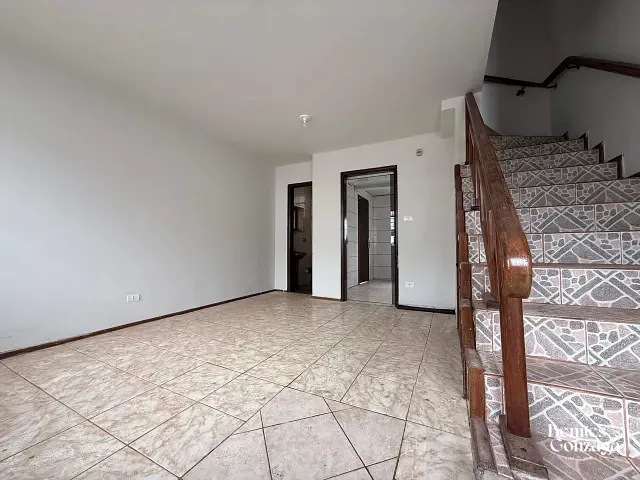 Sobrado 2 quartos e 2 banheiros, à venda, no bairro Jardim Cerro Azul em Maringá