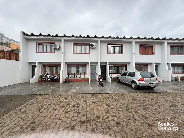 Sobrado 2 quartos e 2 banheiros, à venda, no bairro Jardim Cerro Azul em Maringá