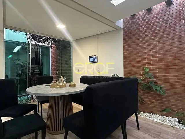 Sobrado com 249m² 3 quartos e 3 banheiros, à venda, no bairro Centro em Formosa