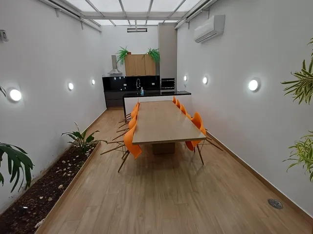 Sobrado com 215m² 3 quartos e 4 banheiros, à venda, no bairro Vila Gumercindo em São Paulo