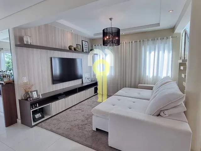 Sobrado com 360m² 3 quartos e 5 banheiros, à venda, no bairro Jardim Caiapiá em Cotia