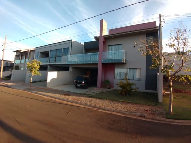 Sobrado com 252m², à venda, no bairro Residencial Morada das Flores em Cambé