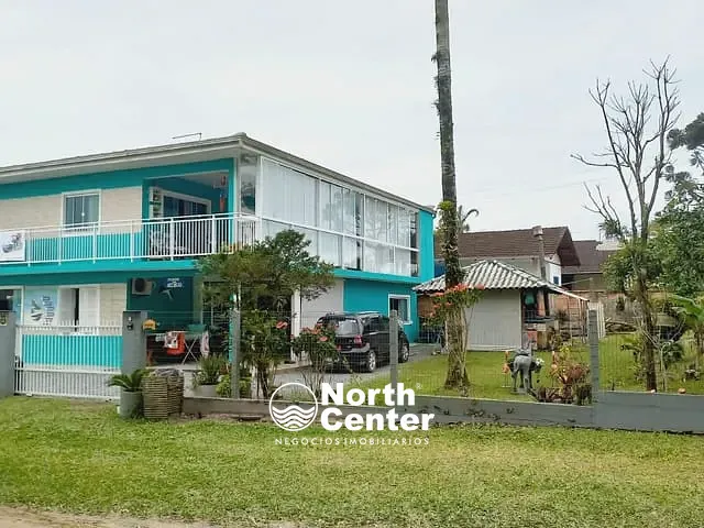 Sobrado com 494m² 7 quartos e 5 banheiros, à venda, no bairro Pinheiros em Balneário Barra do Sul