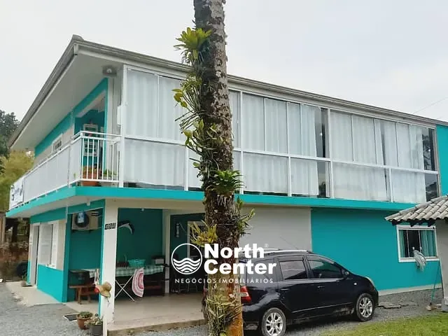 Sobrado com 494m² 7 quartos e 5 banheiros, à venda, no bairro Pinheiros em Balneário Barra do Sul