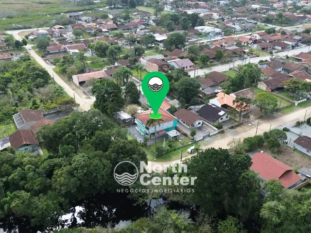 Sobrado com 494m² 7 quartos e 5 banheiros, à venda, no bairro Pinheiros em Balneário Barra do Sul