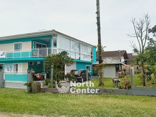 Sobrado com 494m² 7 quartos e 5 banheiros, à venda, no bairro Pinheiros em Balneário Barra do Sul