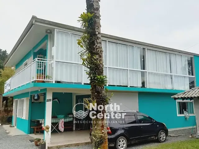 Sobrado com 494m² 7 quartos e 5 banheiros, à venda, no bairro Pinheiros em Balneário Barra do Sul