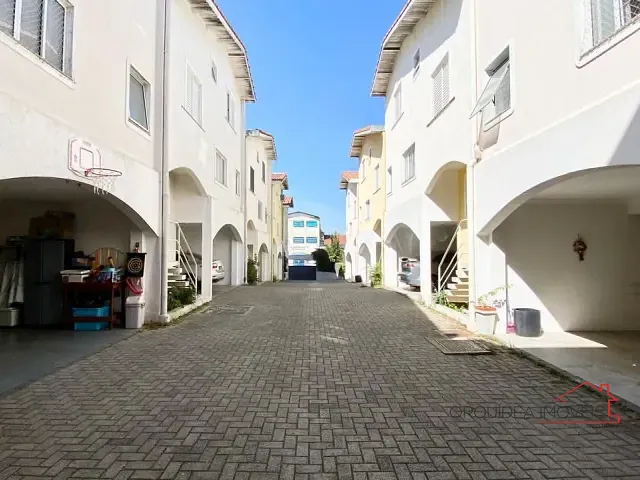 Sobrado com 170m² 3 quartos e 2 banheiros, à venda, no bairro Vila Moraes em São Paulo