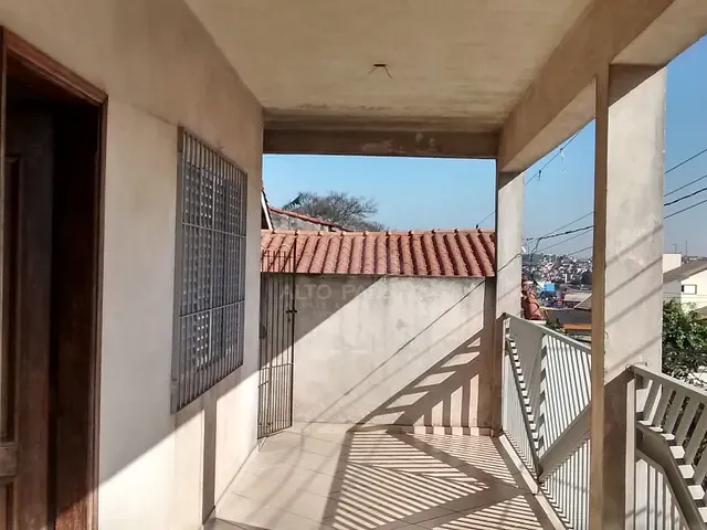 Sobrado 3 quartos e 2 banheiros, à venda, no bairro Jardim Mauá em Mauá