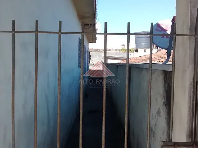 Sobrado 3 quartos e 2 banheiros, à venda, no bairro Jardim Mauá em Mauá