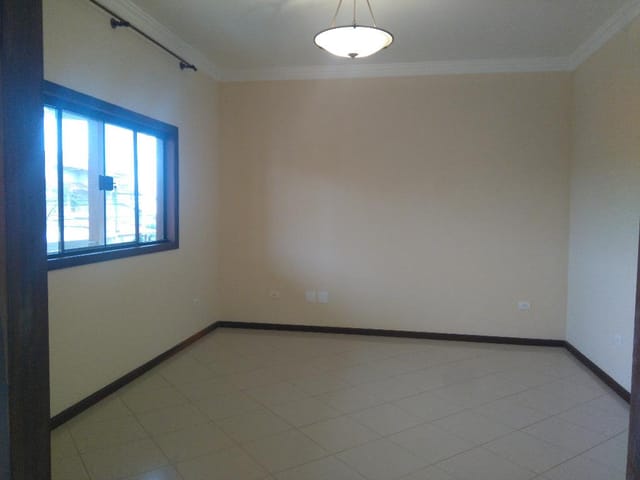 Foto do Sobrado - Sobrado Portal da Serra,3 dorms.Suite com closet e hidro,quintal,2 vagascobertass | RUSSI IMÓVEIS