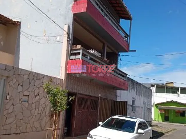 Sobrado com 512m² 4 quartos e 4 banheiros, à venda, no bairro Pontal em Ilhéus