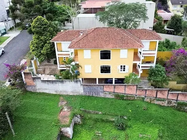 Sobrado com 407m² 4 quartos e 4 banheiros, à venda, no bairro Bigorrilho em Curitiba