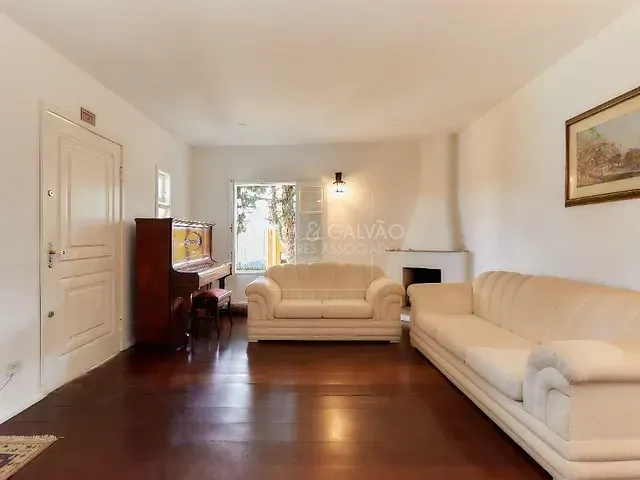 Sobrado com 407m² 4 quartos e 4 banheiros, à venda, no bairro Bigorrilho em Curitiba