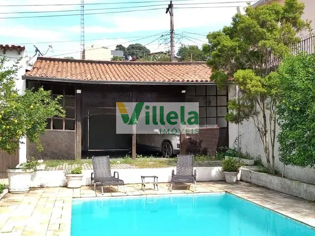 Sobrado 8 quartos e 3 banheiros, à venda ou para alugar, no bairro Centro em Poá