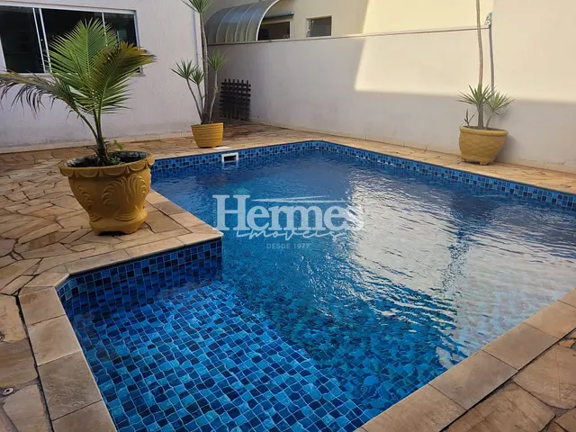 Sobrado com 300m² 4 quartos e 5 banheiros, à venda, no bairro Cascata em Paulínia