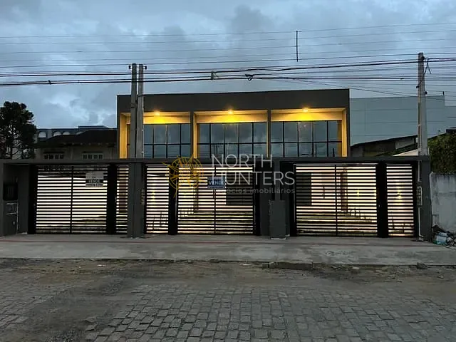 Sobrado com 109m² 3 quartos e 2 banheiros, à venda, no bairro Boa Vista em Joinville
