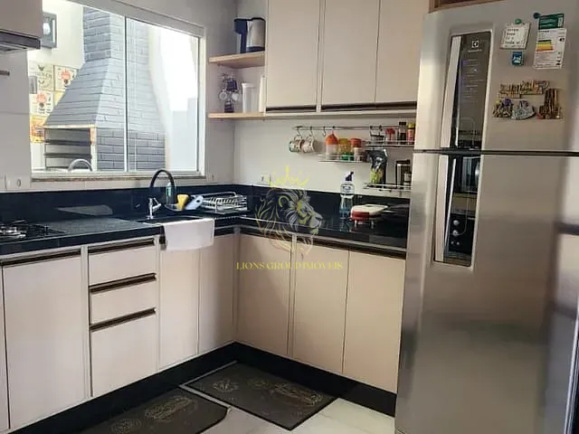Sobrado 2 quartos e 3 banheiros, à venda, no bairro Tabuleiro em Camboriú