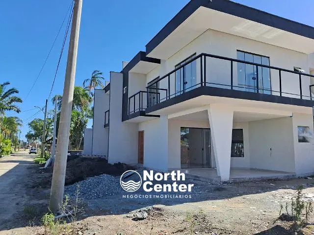 Sobrado com 118m² 3 quartos e 4 banheiros, à venda, no bairro pinheiros em Balneário Barra do Sul