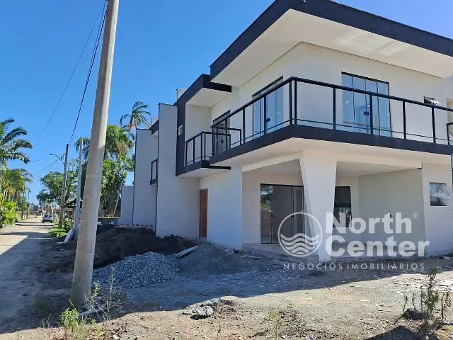 Sobrado com 118m² 3 quartos e 4 banheiros, à venda, no bairro pinheiros em Balneário Barra do Sul