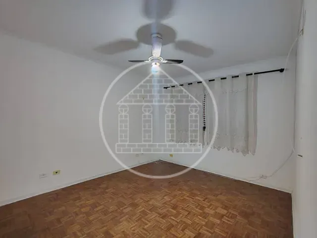 Sobrado com 650m² 4 quartos e 4 banheiros, para alugar, no bairro Interlagos em São Paulo