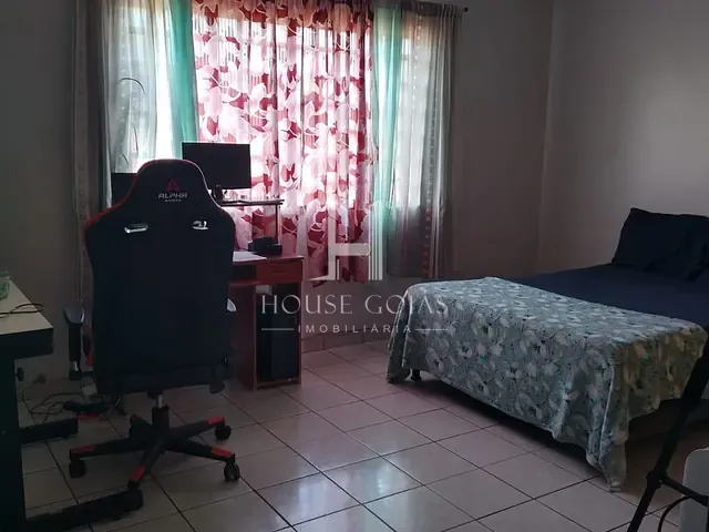 Sobrado com 550m² 4 quartos e 2 banheiros, à venda, no bairro Jardim Balneário Meia Ponte em Goiânia
