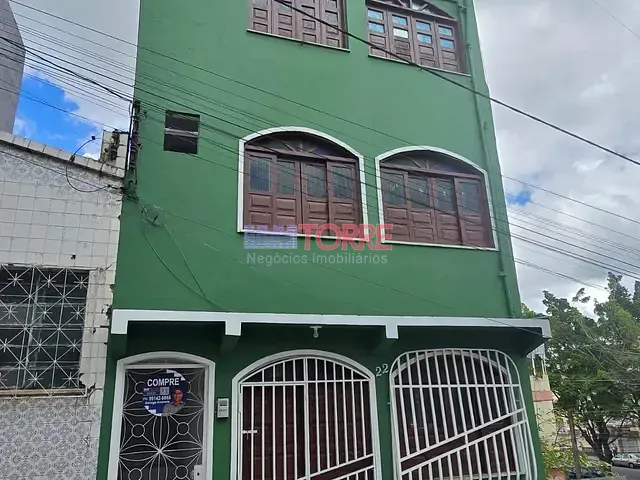 Sobrado à venda, no bairro Alto Maron em Itabuna