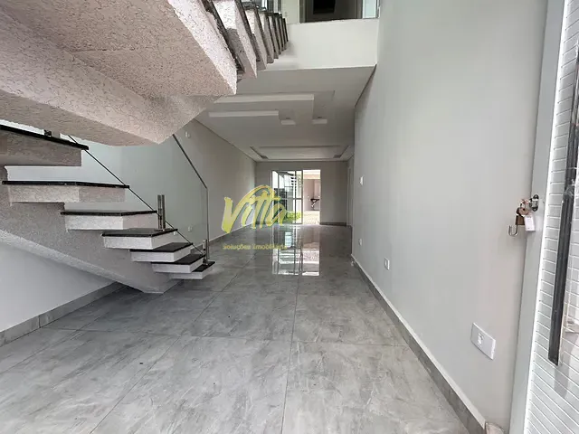 Sobrado com 180m² 3 quartos e 3 banheiros, à venda, no bairro Iguaçu em Araucária