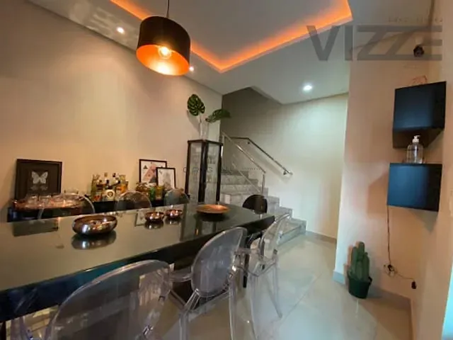 Sobrado com 180m², à venda, no bairro Vila Olímpica em Campo Grande