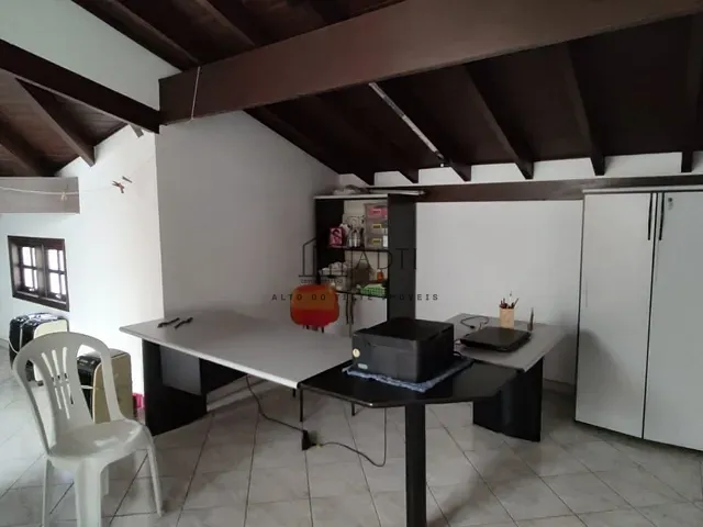 Casa com 300m², à venda, no bairro Centro em Suzano