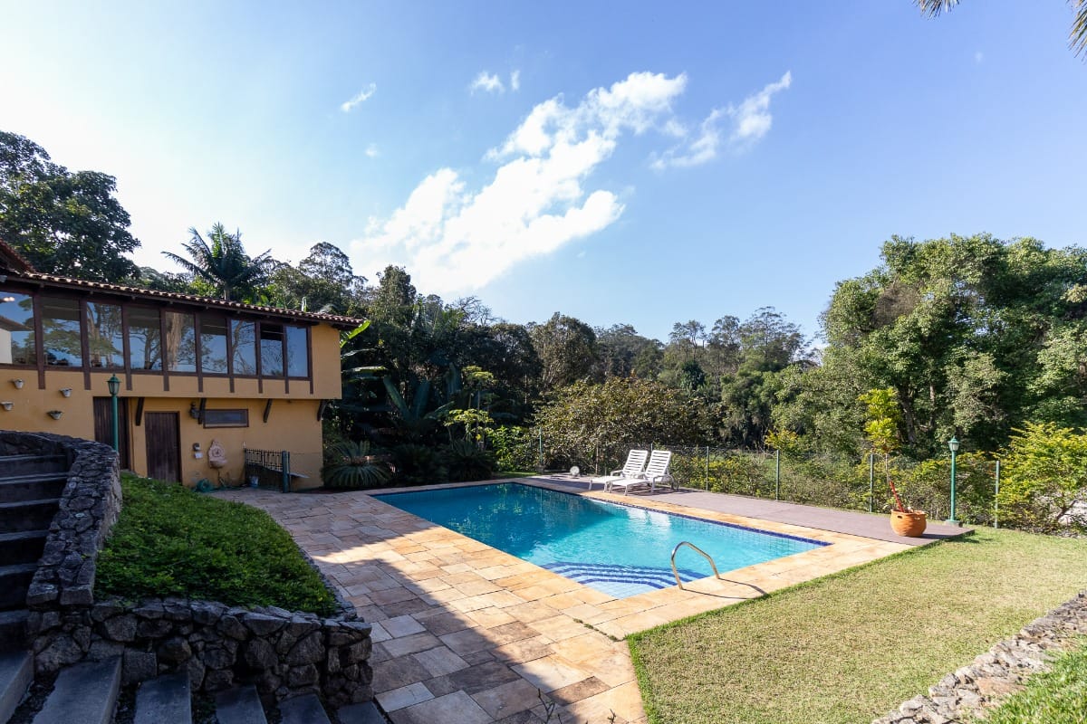 Casa comercial para venda em Guarapiranga, 650m²