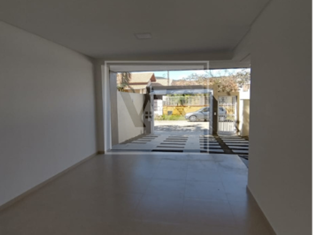 Sobrado 3 quartos e 2 banheiros, à venda, no bairro Balneário Pereque em Porto Belo