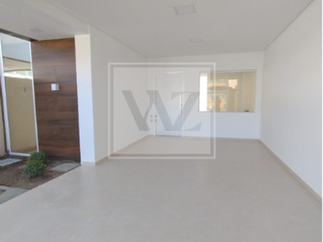 Sobrado 3 quartos e 2 banheiros, à venda, no bairro Balneário Pereque em Porto Belo