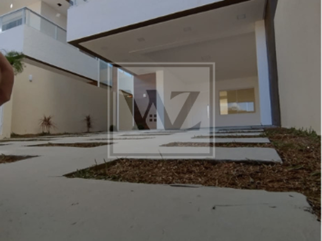 Sobrado 3 quartos e 2 banheiros, à venda, no bairro Balneário Pereque em Porto Belo