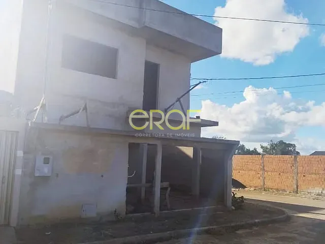 Sobrado 2 quartos e 2 banheiros, à venda, no bairro Iris Village em Formosa