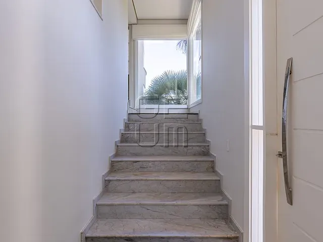 Sobrado com 700m² 6 quartos e 7 banheiros, à venda, no bairro Esperança em Londrina