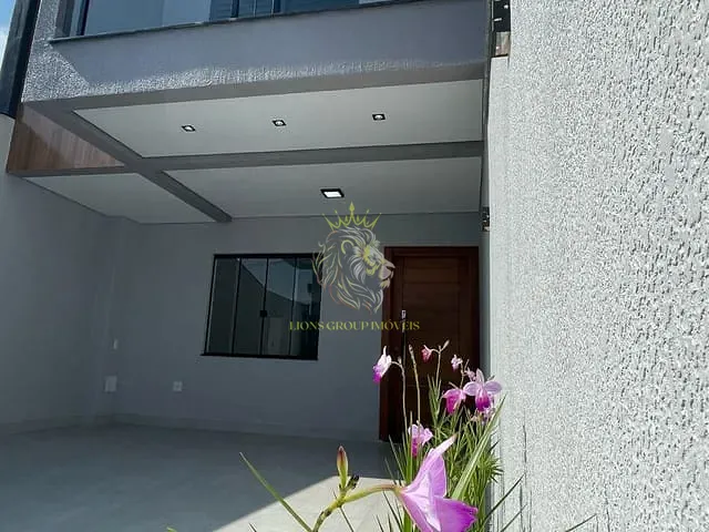 Sobrado 3 quartos e 3 banheiros, à venda, no bairro Santa Regina em Camboriú