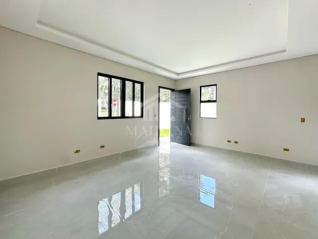 Sobrado com 138m² 3 quartos e 2 banheiros, à venda, no bairro Parque da Fonte em São José dos Pinhais