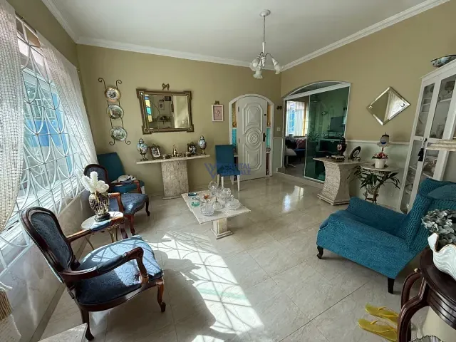Sobrado com 293m² 5 quartos e 4 banheiros, à venda, no bairro Jardim das Indústrias em São José dos Campos