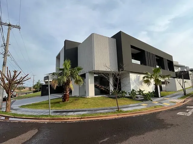 Sobrado com 451m² 4 quartos e 6 banheiros, à venda, no bairro Residencial Damha III em Campo Grande