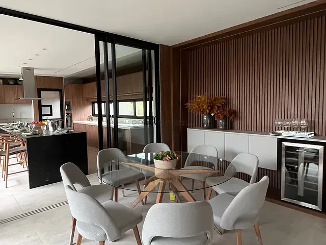Sobrado com 451m² 4 quartos e 6 banheiros, à venda, no bairro Residencial Damha III em Campo Grande