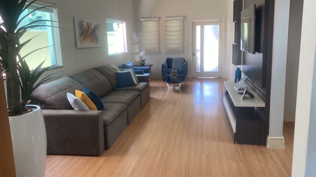 Sobrado com 275m² 4 quartos e 3 banheiros, à venda, no bairro agua quente em Tremembé