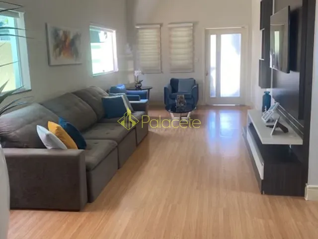 Sobrado com 275m² 4 quartos e 3 banheiros, à venda, no bairro agua quente em Tremembé