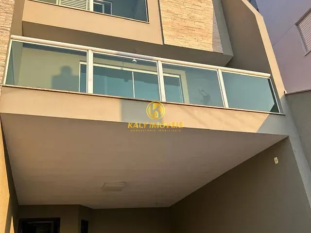Sobrado com 360m² 4 quartos e 3 banheiros, à venda, no bairro Barcelona em São Caetano do Sul