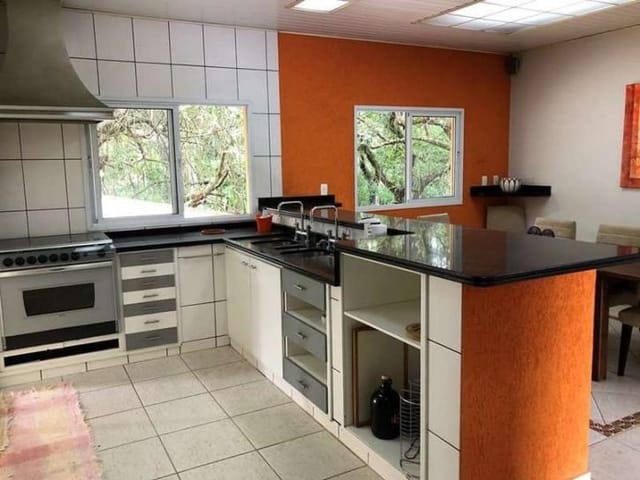 Sobrado com 1512m² 4 quartos e 8 banheiros, à venda, no bairro Paisagem Renoir em Cotia