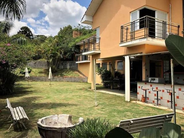Sobrado com 1512m² 4 quartos e 8 banheiros, à venda, no bairro Paisagem Renoir em Cotia